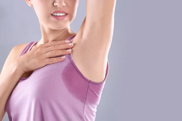 Nadmierne pocenie (nadpotliwość) – jak sobie z nim radzić na co dzień?