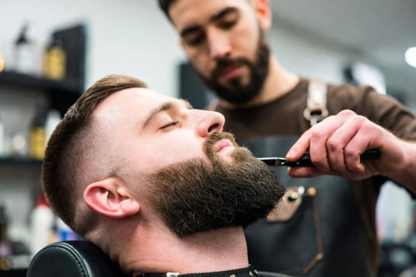 Pielęgnacja brody a typ skóry – sucha, tłusta, wrażliwa